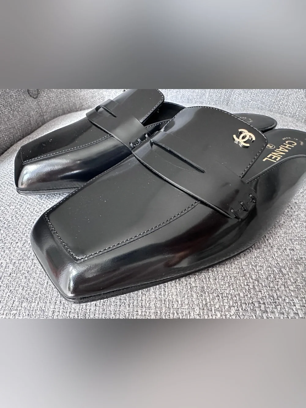 2026 CHANEL BLACK LEATHER SLIDES MULES HALF LOAFER SHOES GOLD CC LOGO 40.5 BLAZY